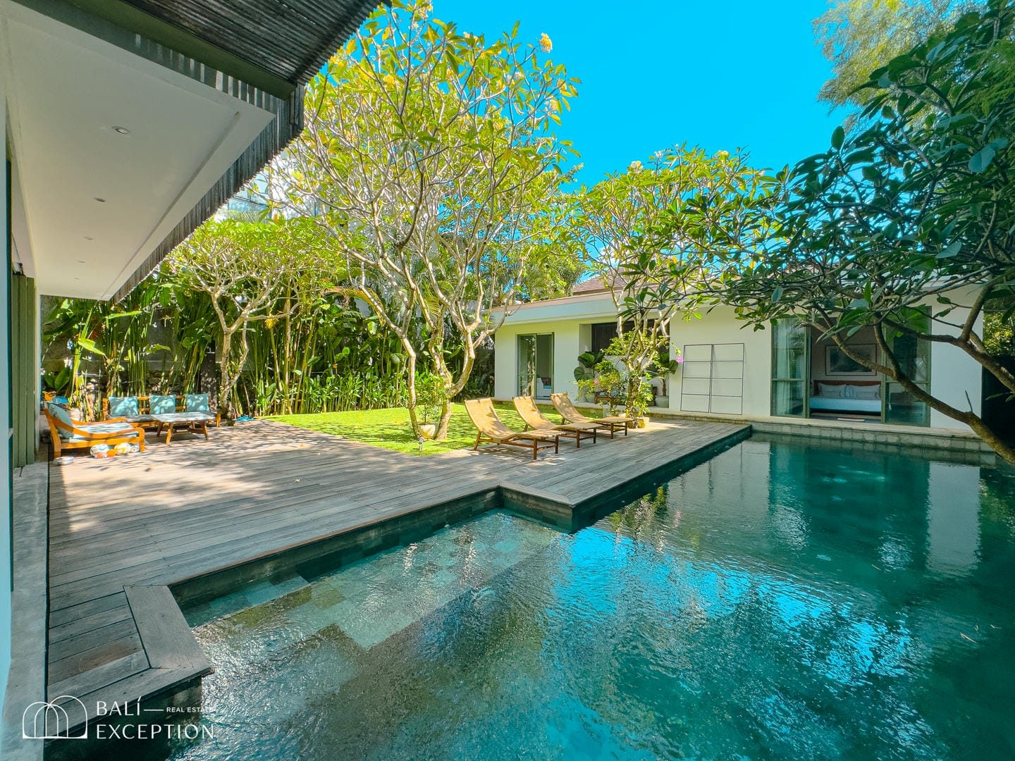 4-bedroom freehold villa in Pererenan — photo 1 of 5
