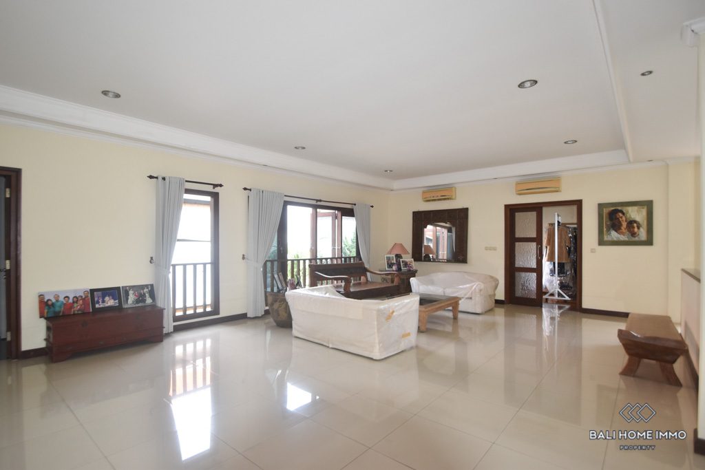 4-bedroom freehold villa in Seminyak — photo 3 of 5