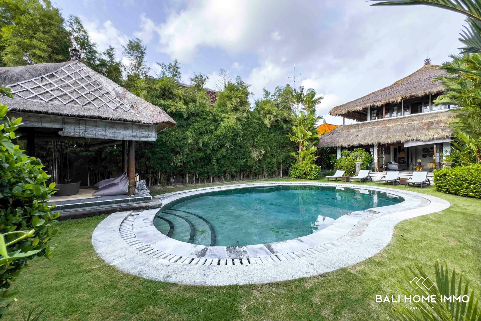 3-bedroom freehold villa in Canggu — photo 1 of 5
