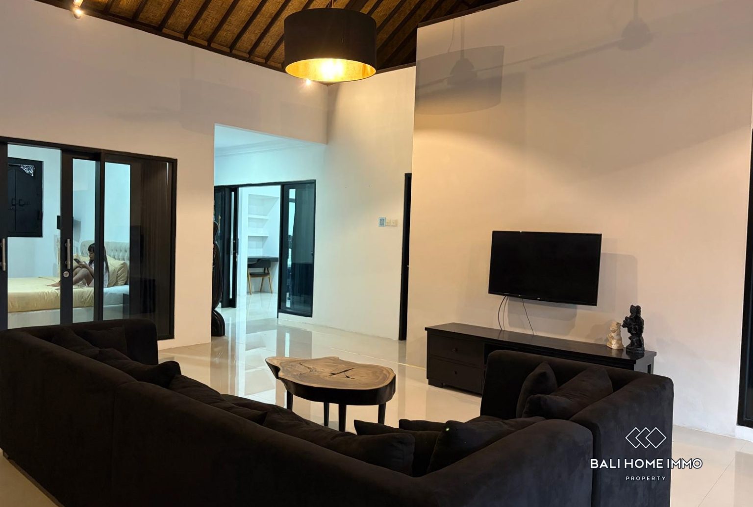 3-bedroom freehold villa in Canggu — photo 1 of 5
