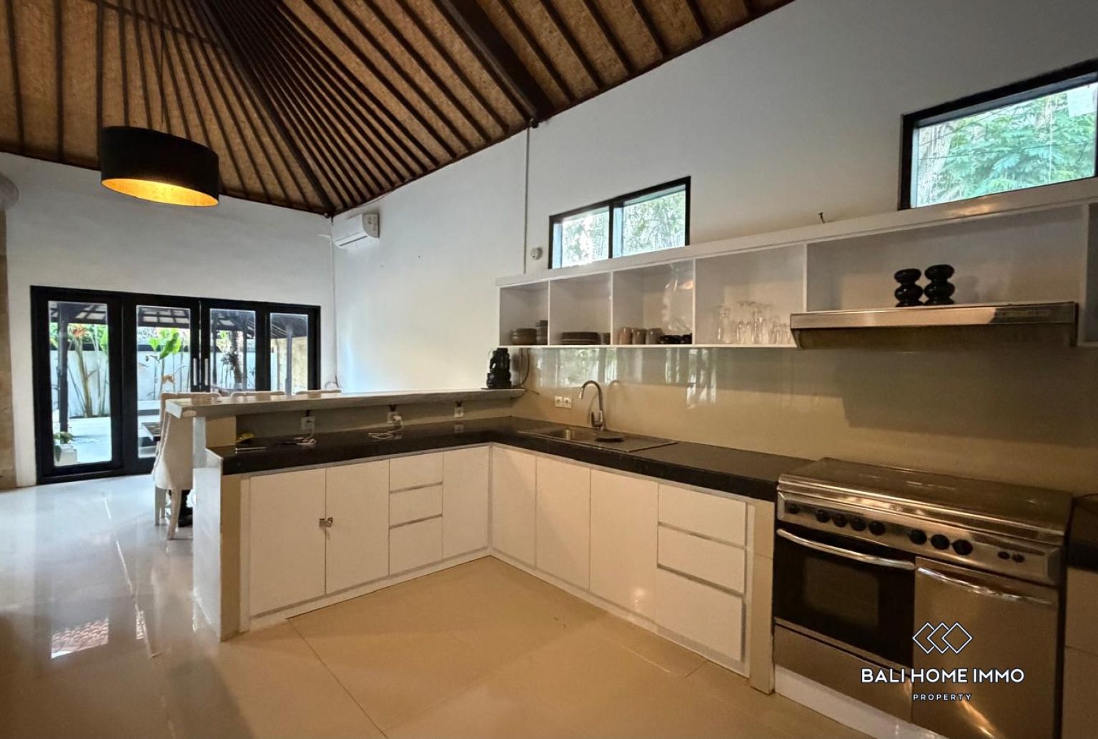 3-bedroom freehold villa in Canggu — photo 3 of 5