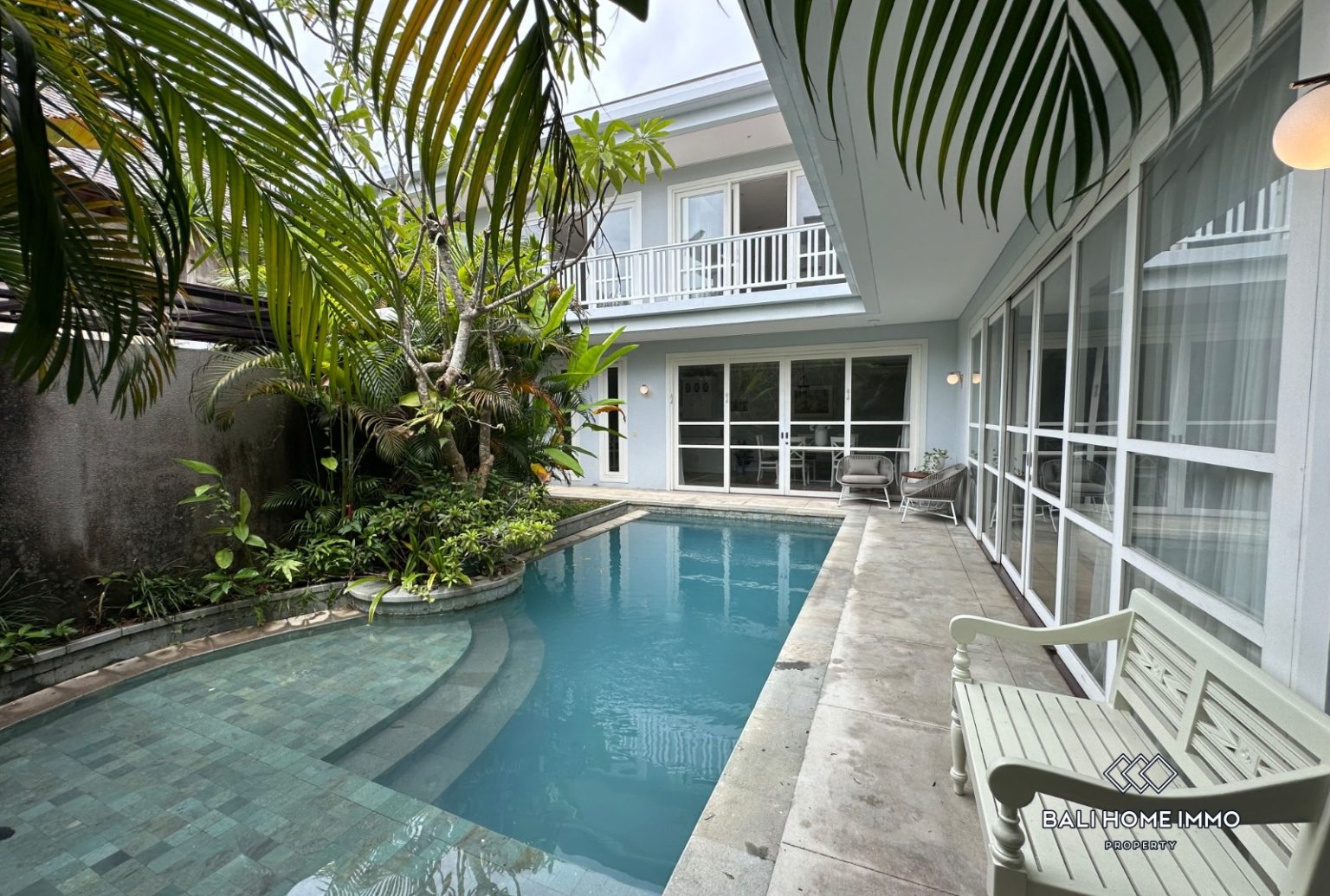 3-bedroom freehold villa in Canggu — photo 1 of 5