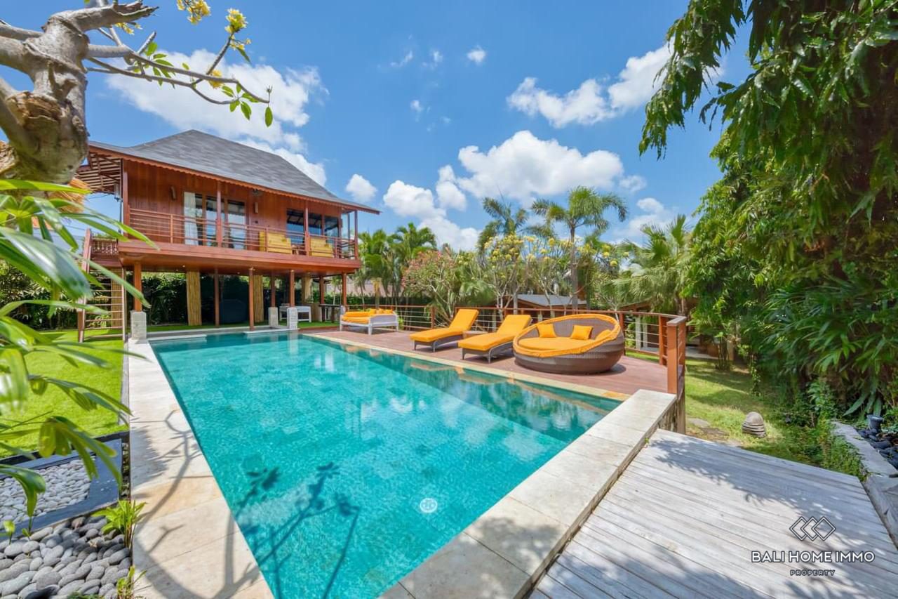 5-bedroom leasehold villa in Canggu — photo 1 of 5