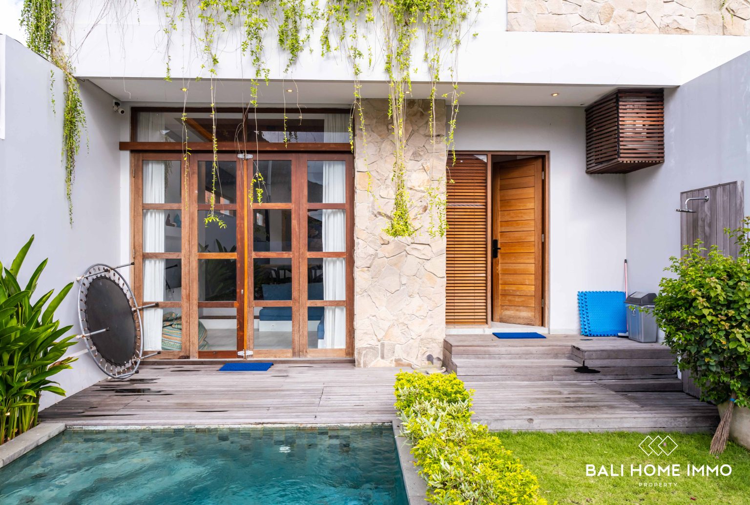 3-bedroom freehold villa in Pererenan — photo 1 of 5