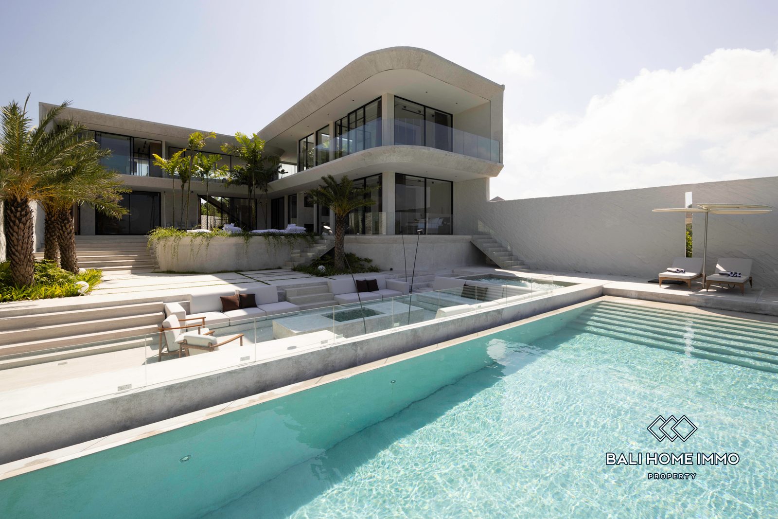 4-bedroom freehold villa in Uluwatu — photo 2 of 5