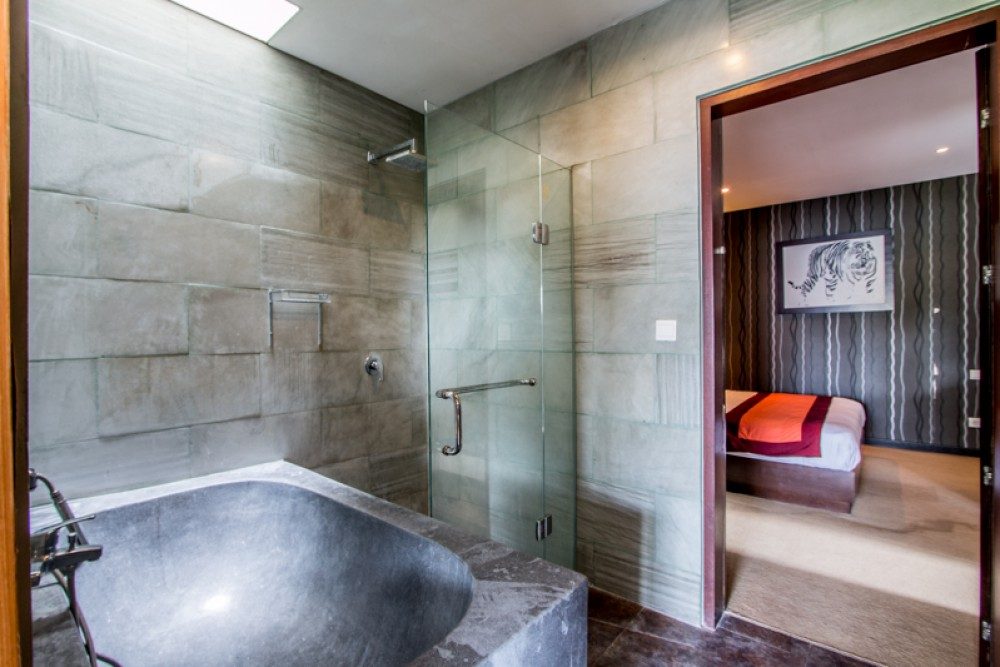 6-bedroom freehold villa in Canggu — photo 4 of 5