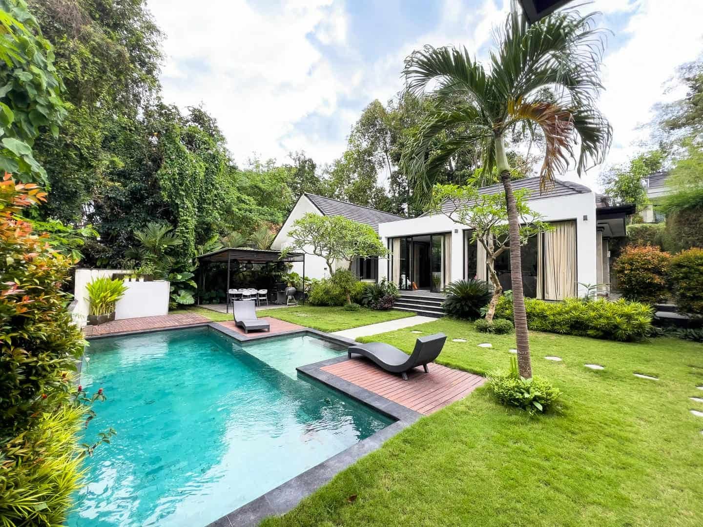 Prime Location 4 Bedroom Villa for Sale Leasehold in Pererenan Be-1969