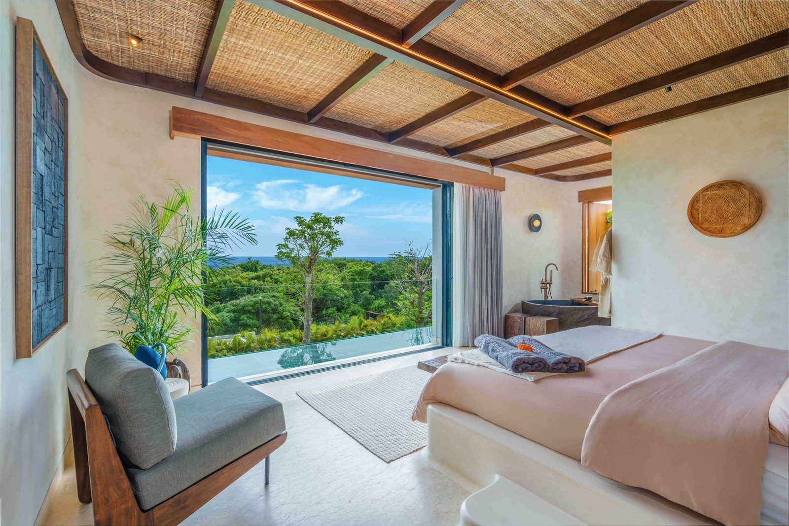 4-bedroom freehold villa in Uluwatu — photo 3 of 5