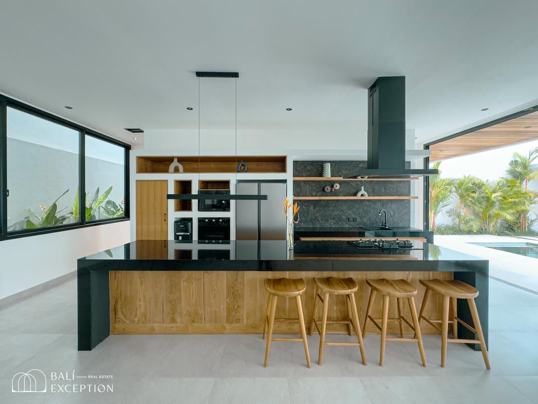 4-bedroom leasehold villa in Pererenan — photo 3 of 5