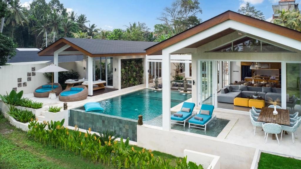 4-bedroom leasehold villa in Ubud — photo 1 of 5