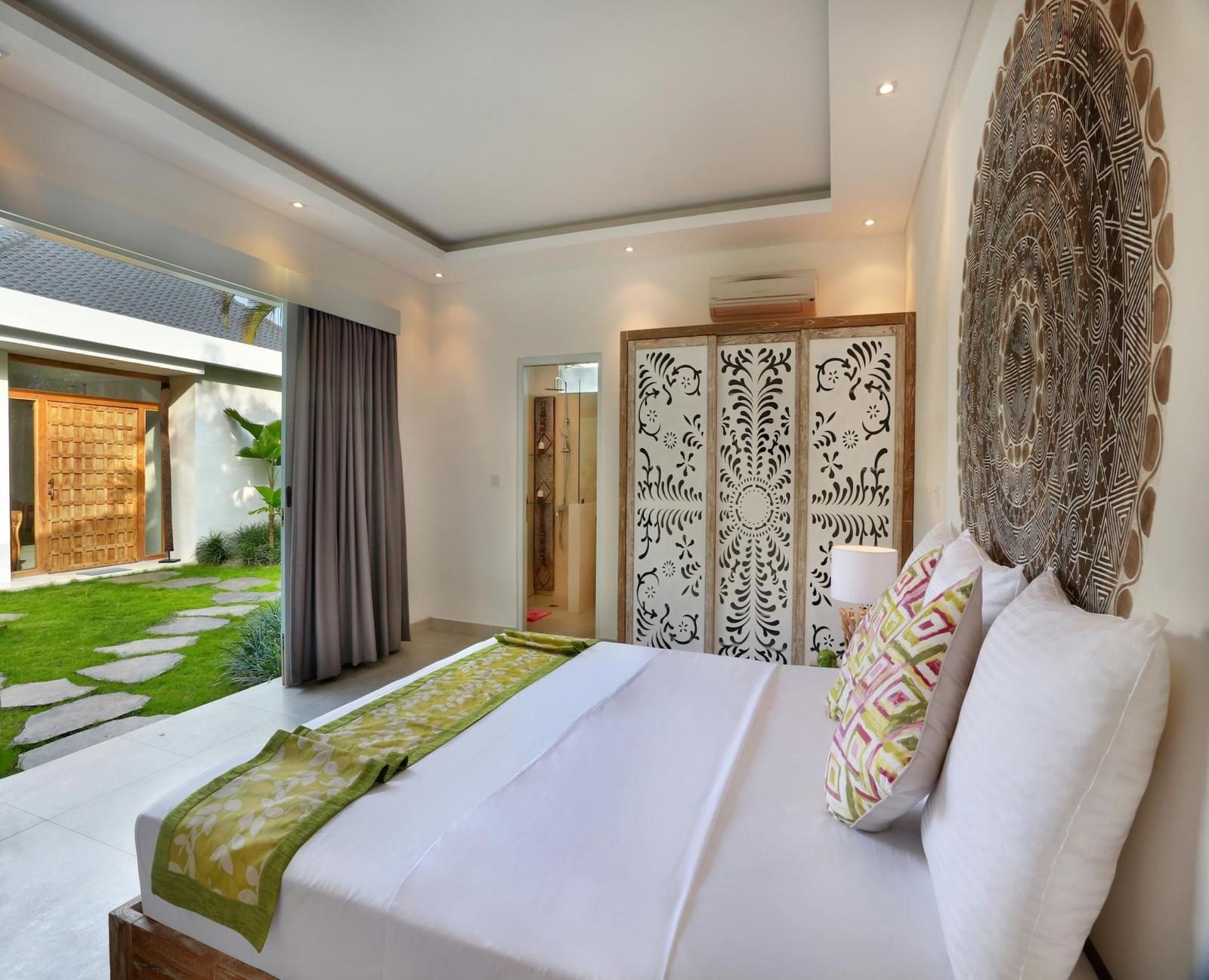 4-bedroom leasehold villa in Seminyak — photo 4 of 5