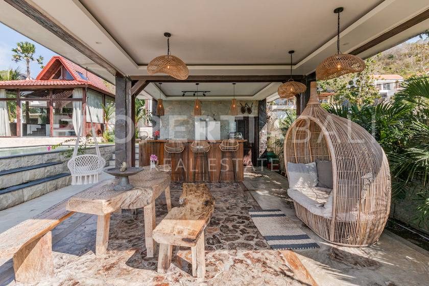 4-bedroom leasehold villa in Bingin — photo 2 of 5