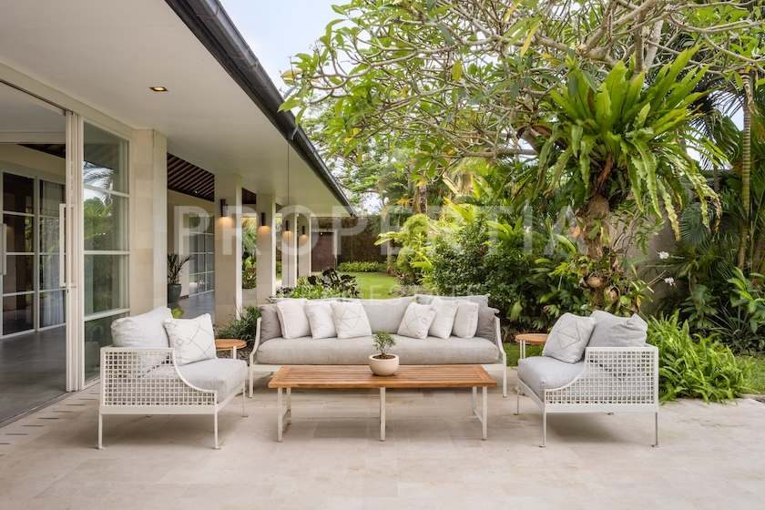 4-bedroom freehold villa in Pererenan — photo 5 of 5
