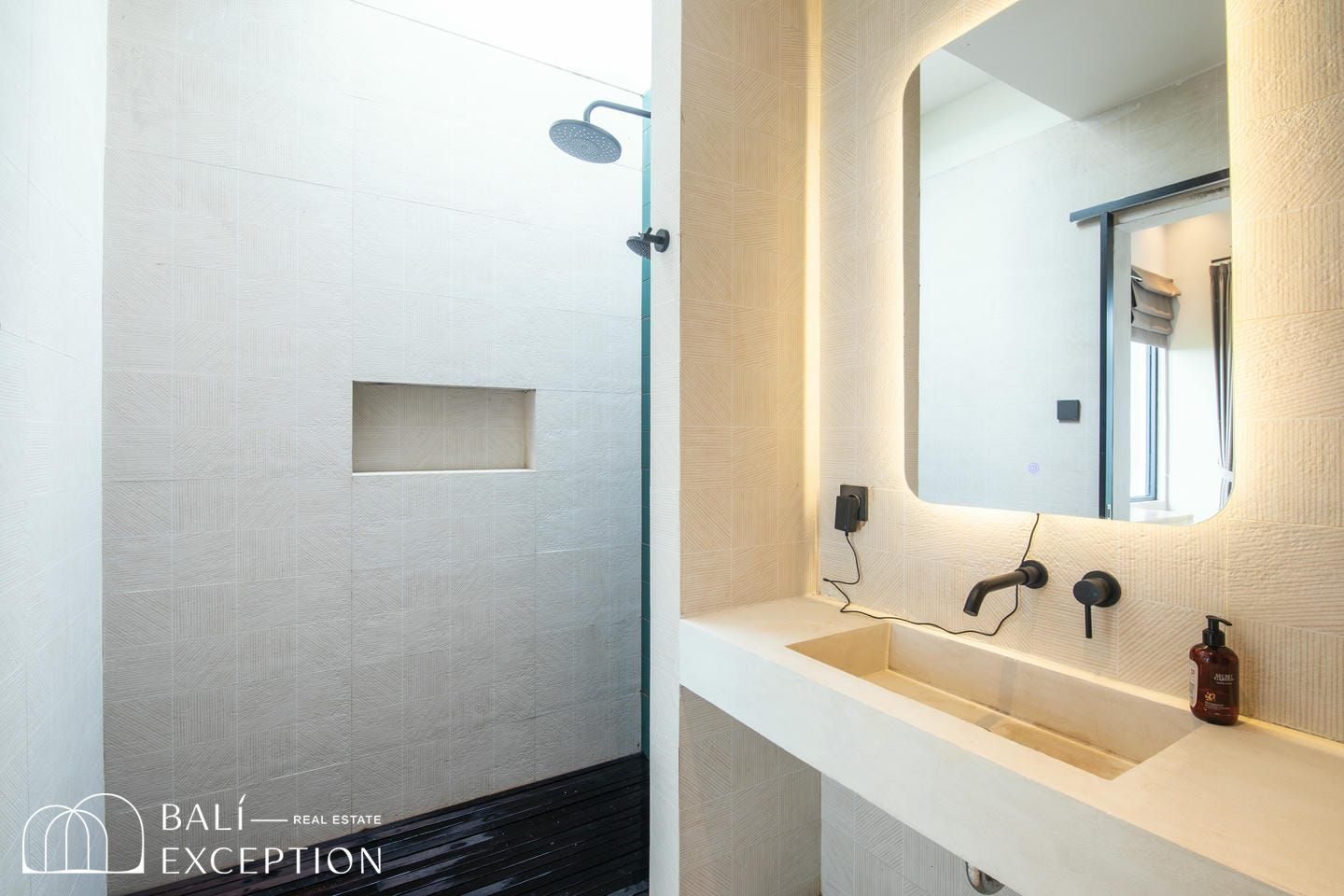 4-bedroom leasehold villa in Canggu — photo 5 of 5