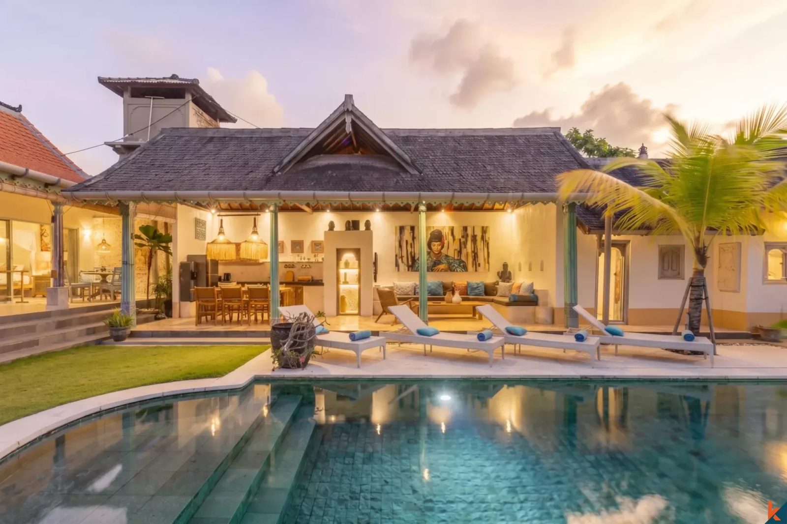 Charming traditional style three bedroom leasehold villa in central Drupadi area
