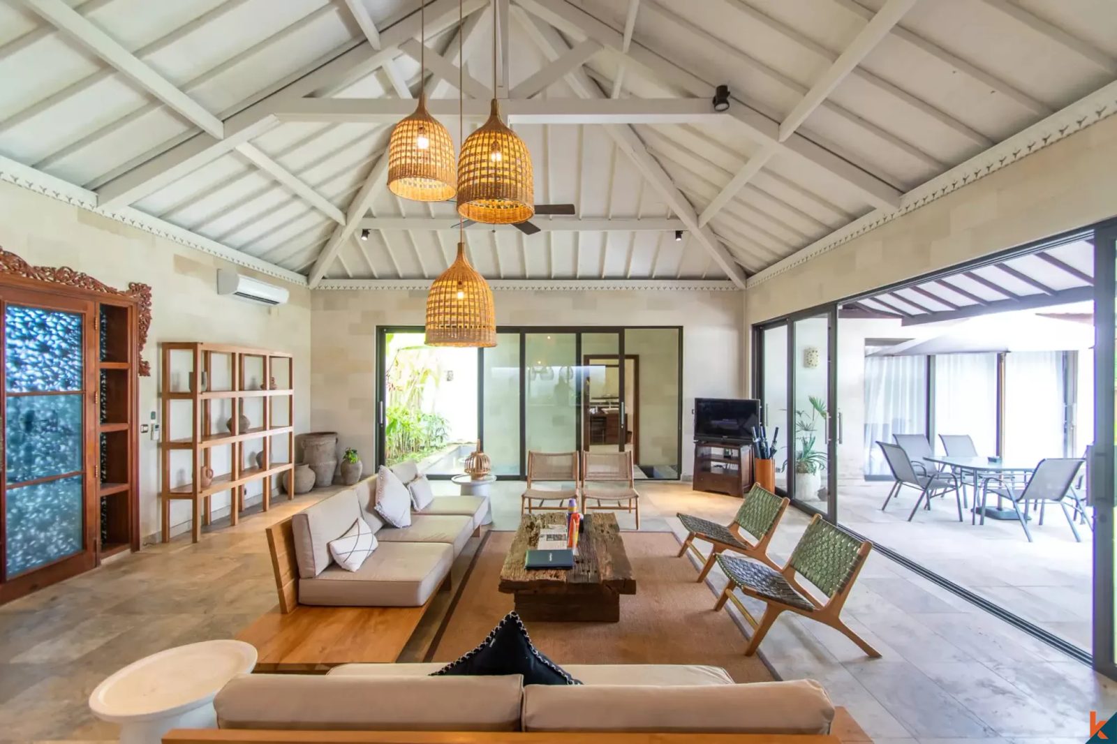 6-bedroom freehold villa in Canggu — photo 4 of 5