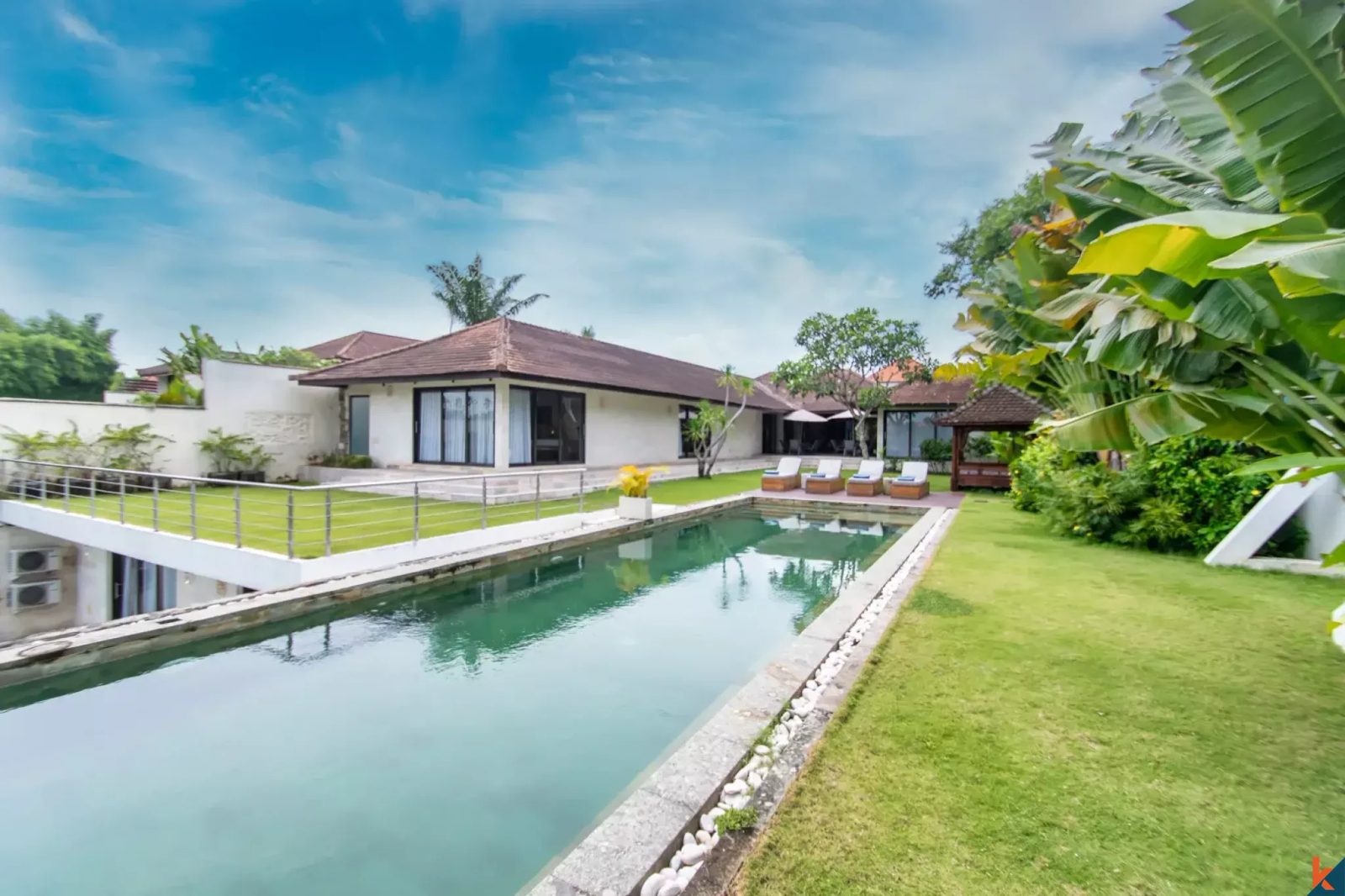 Fantastic six bedroom freehold real estate with green rice fields views in Babakan