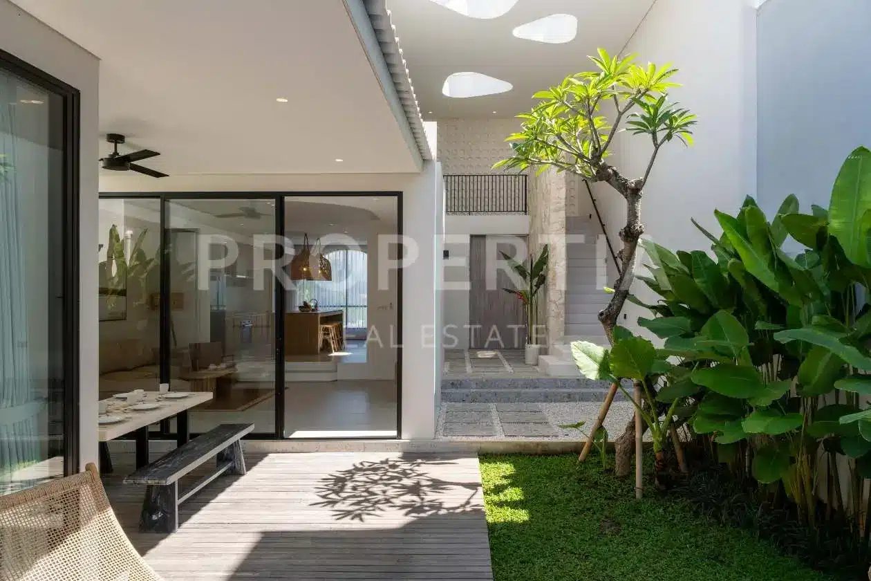 Modern Elegance Minutes From the Beach