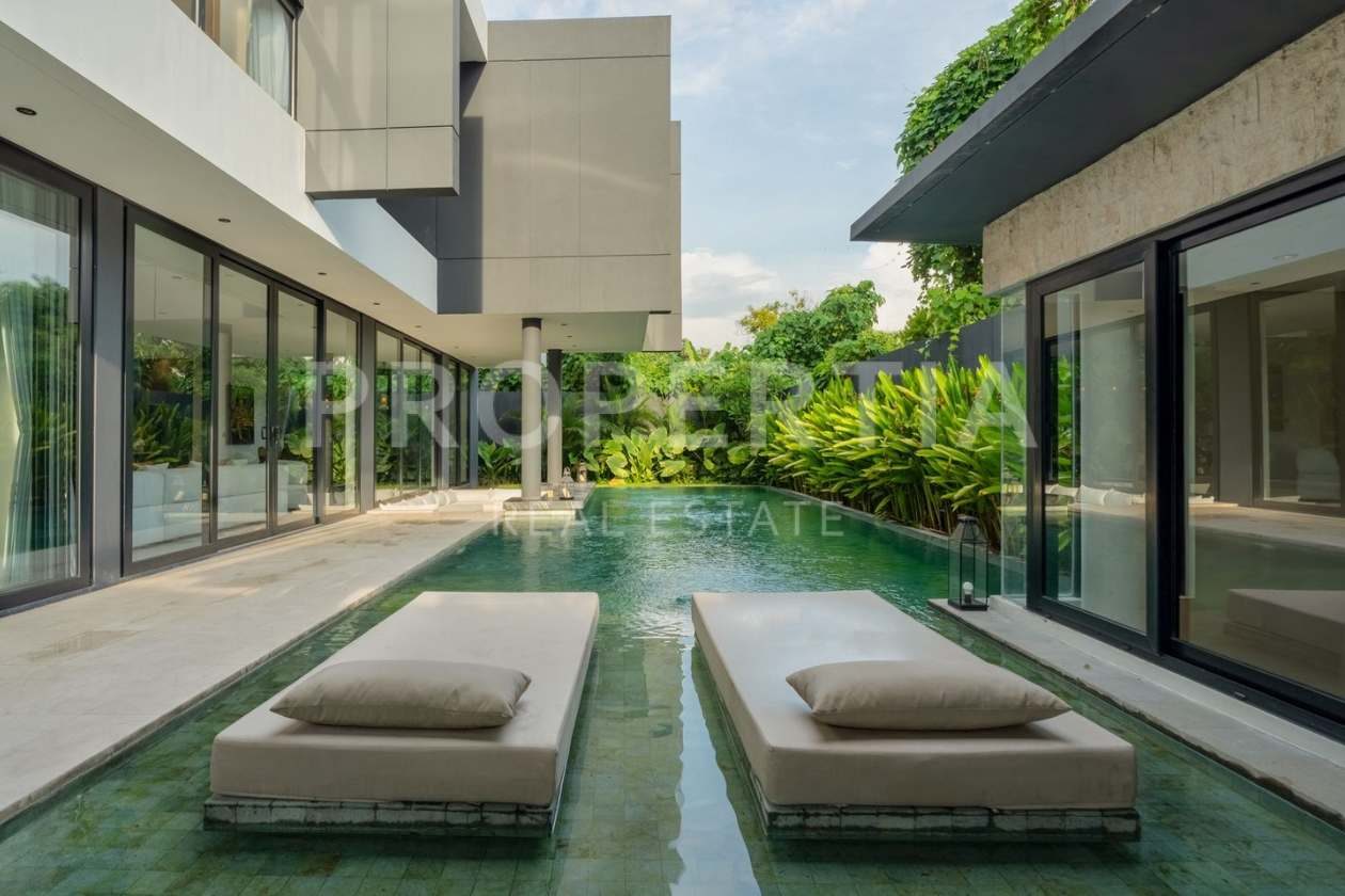 5-bedroom freehold villa in Pererenan — photo 2 of 5
