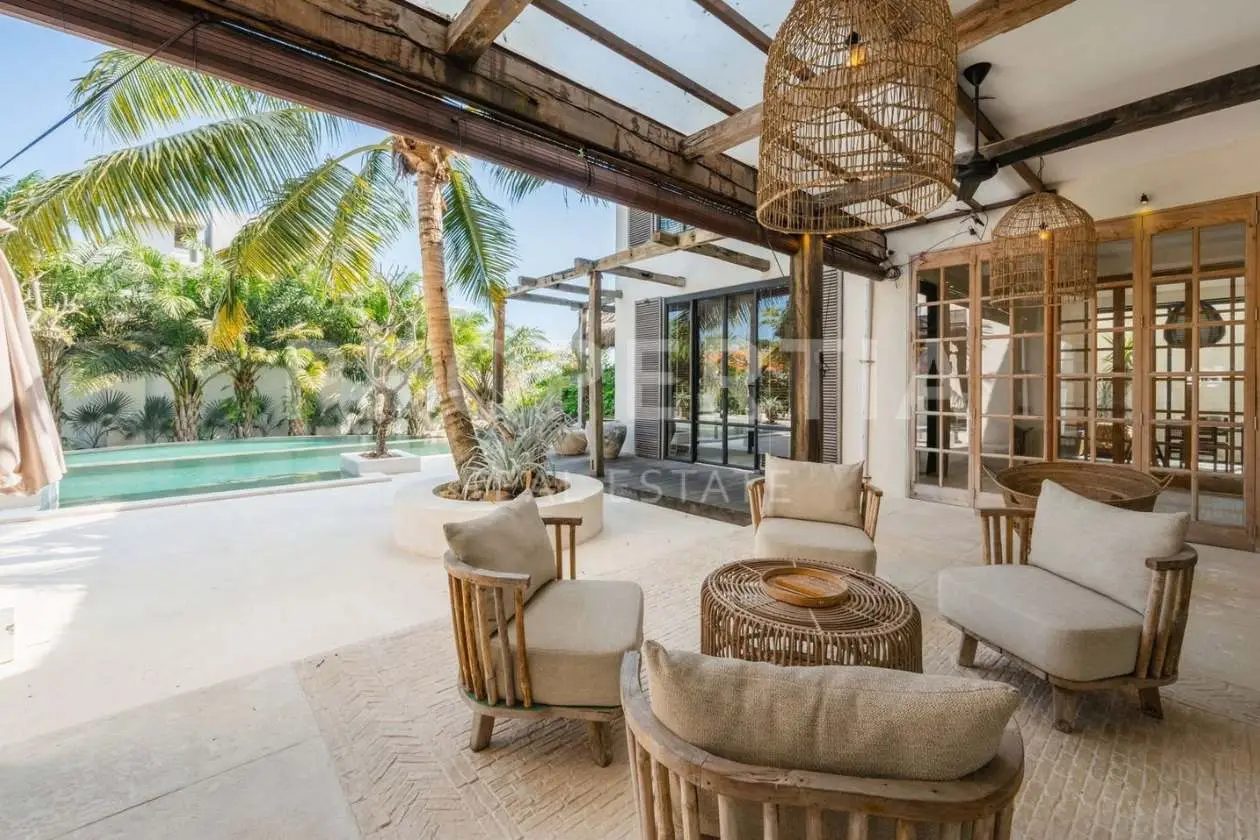 6-bedroom freehold villa in Seseh/Cemagi — photo 3 of 5