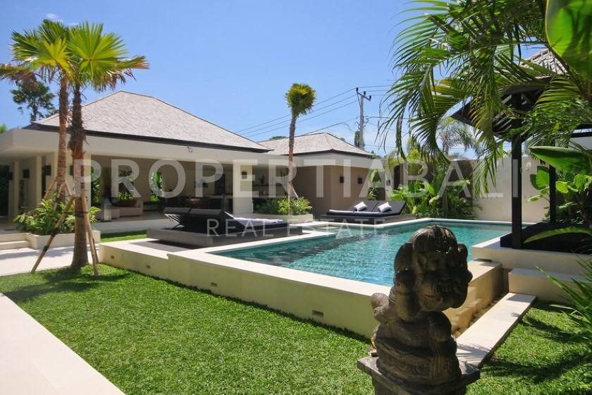 4-bedroom freehold villa in Berawa — photo 2 of 5