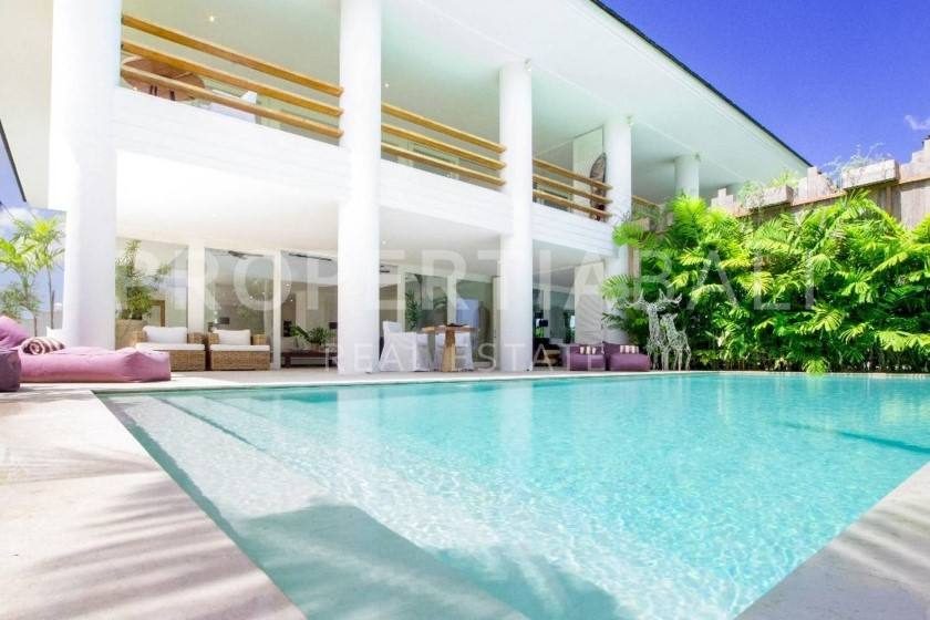 Contemporary River Side Villa in Pererenan