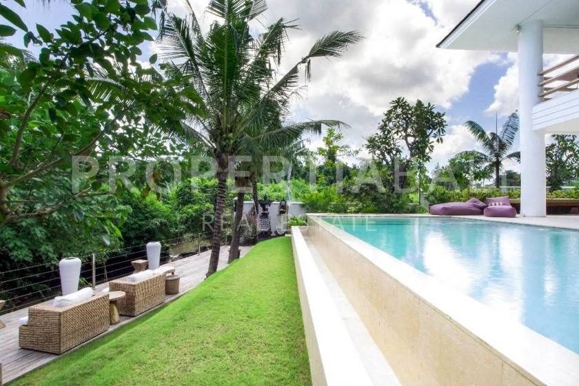6-bedroom leasehold villa in Pererenan — photo 3 of 5