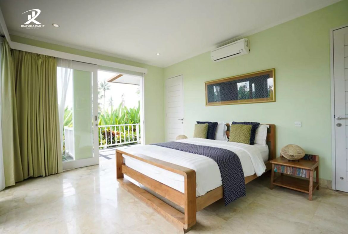 4-bedroom freehold villa in Canggu — photo 2 of 4