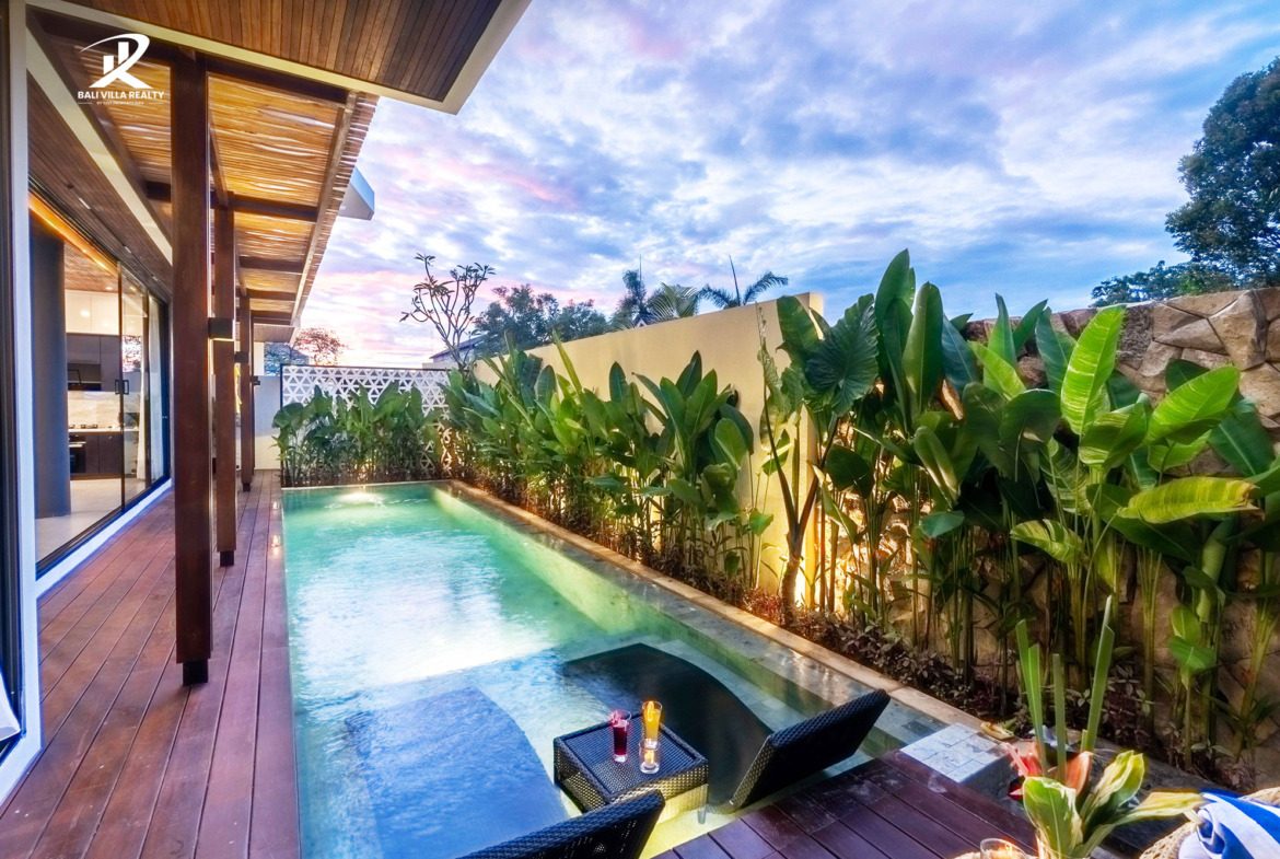 4-bedroom leasehold villa in Canggu — photo 1 of 4