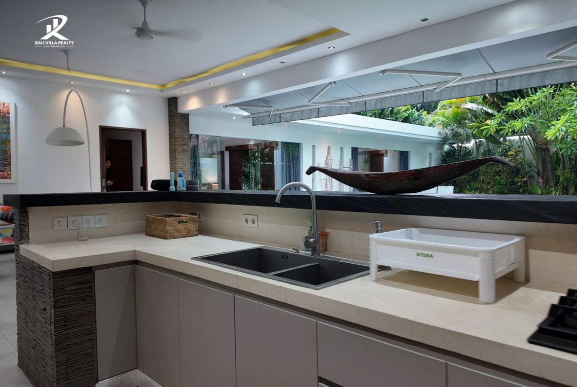 3-bedroom leasehold villa in Seminyak — photo 4 of 4