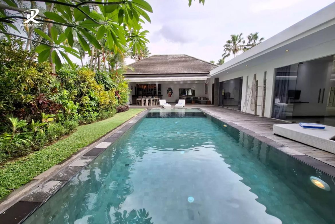 Tropical Modern 3-Bedroom Villa with Private Pool in Prime Seminyak – Leasehold for Sale