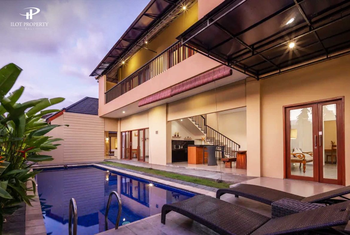 7-bedroom freehold villa in Seminyak — photo 1 of 4