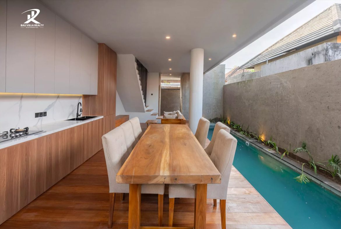 4-bedroom freehold villa in Canggu — photo 1 of 4