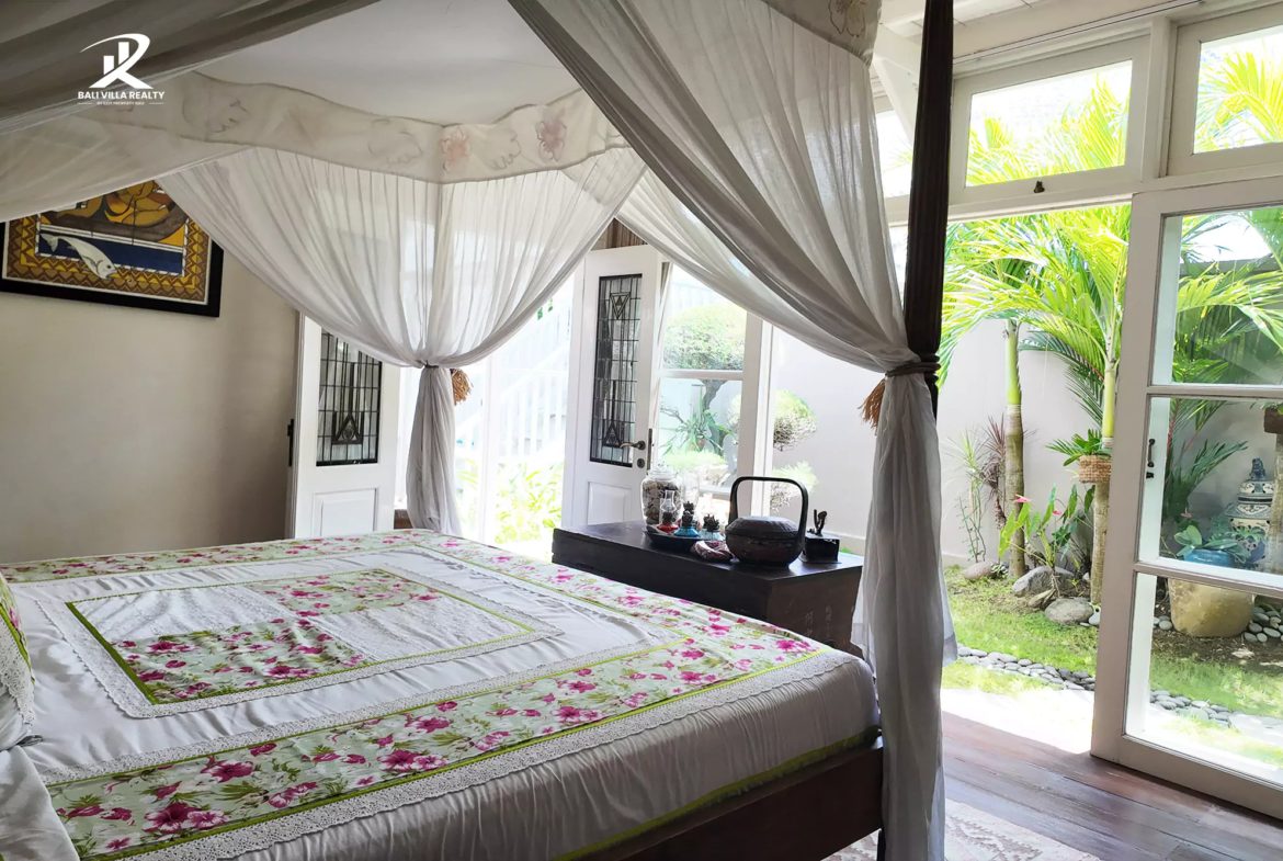 4-bedroom leasehold villa in Seminyak — photo 5 of 5