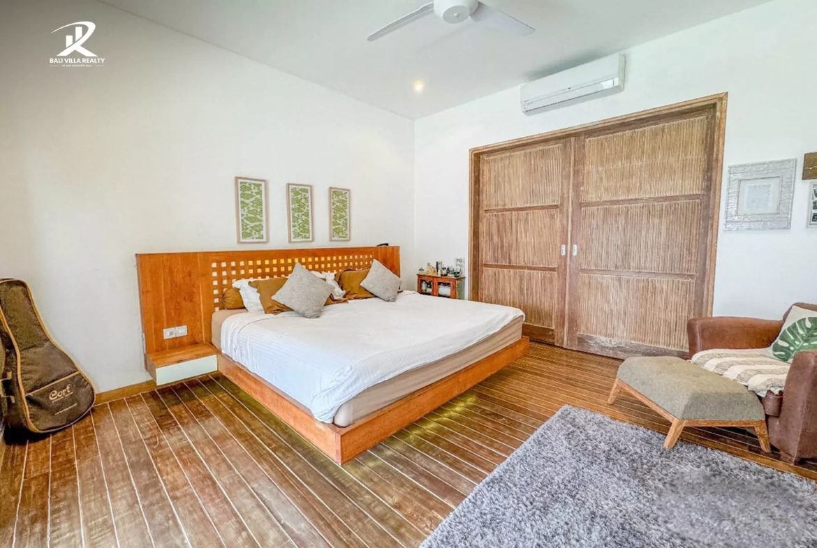 4-bedroom leasehold villa in Kerobokan — photo 4 of 4
