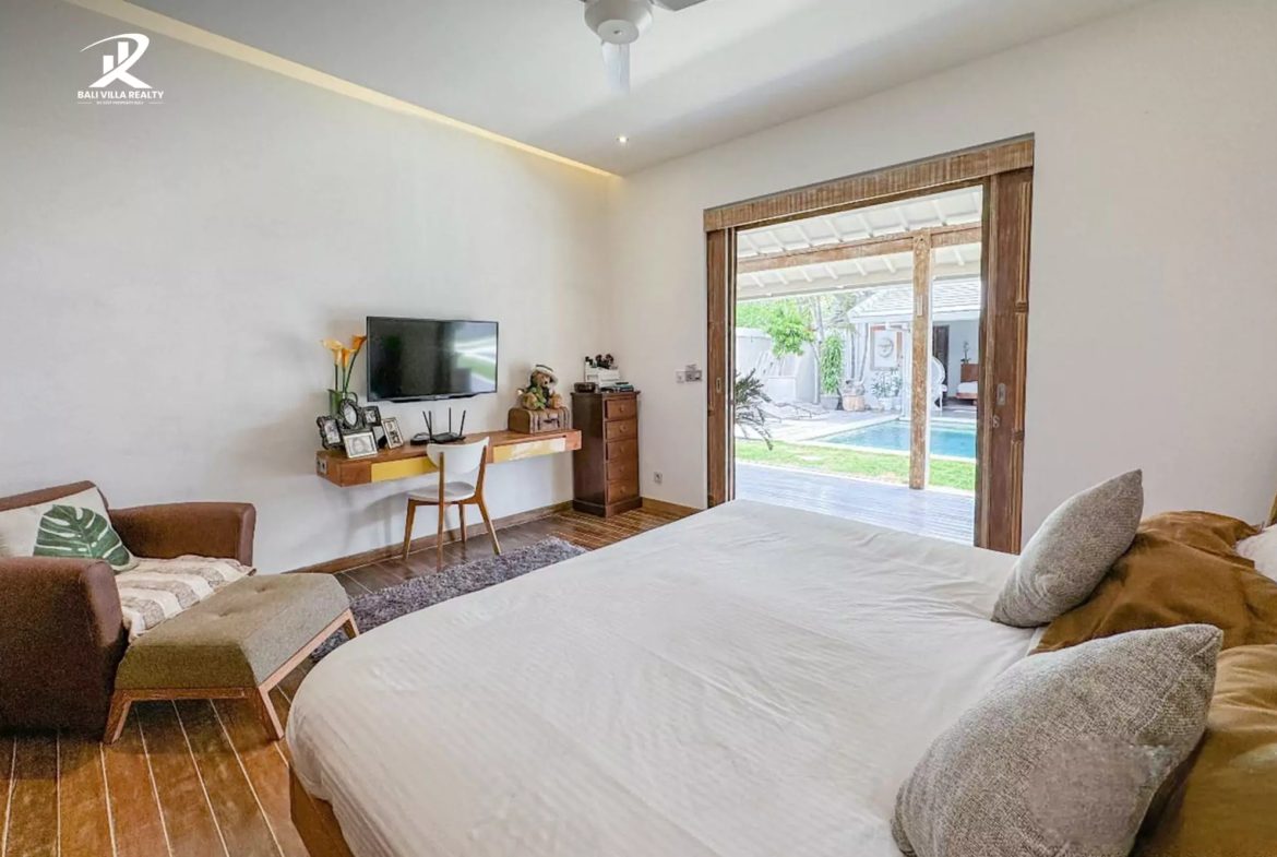 4-bedroom leasehold villa in Kerobokan — photo 2 of 4
