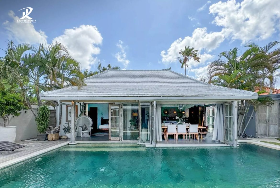 4-bedroom leasehold villa in Kerobokan — photo 3 of 4
