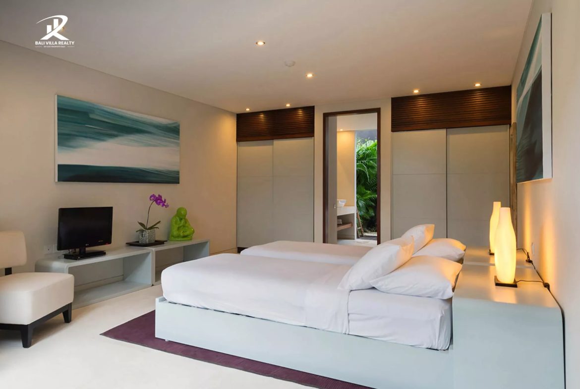4-bedroom leasehold villa in Seminyak — photo 5 of 5