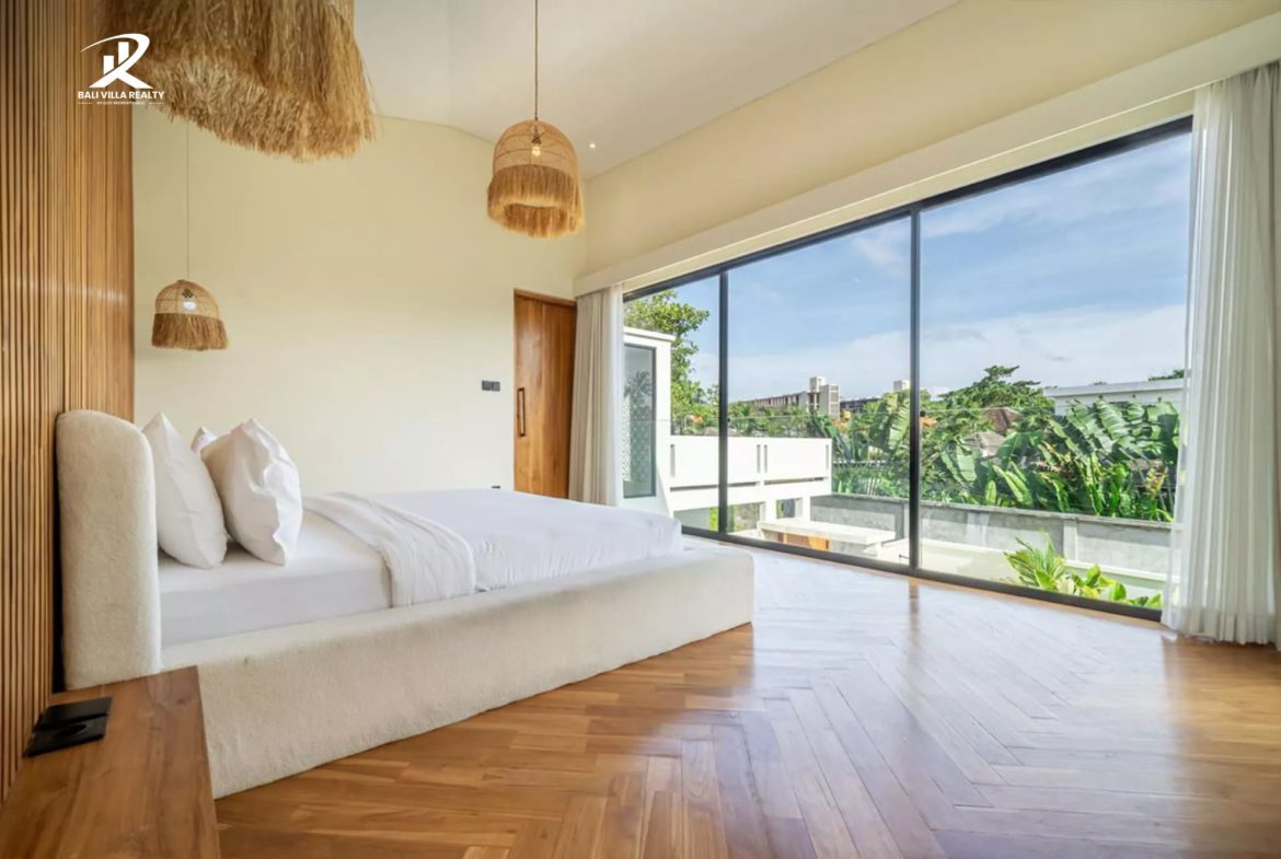 4-bedroom leasehold villa in Seminyak — photo 4 of 5