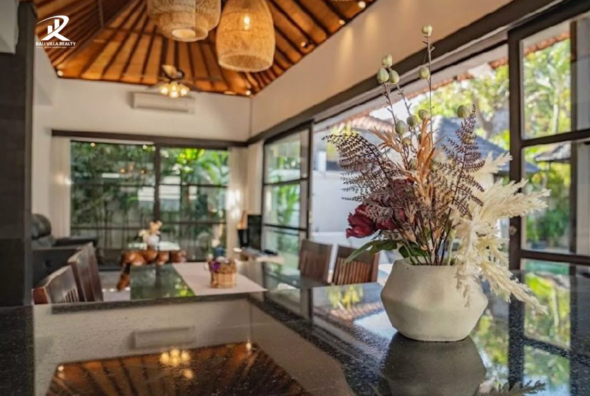 4-bedroom freehold villa in Kerobokan — photo 3 of 4