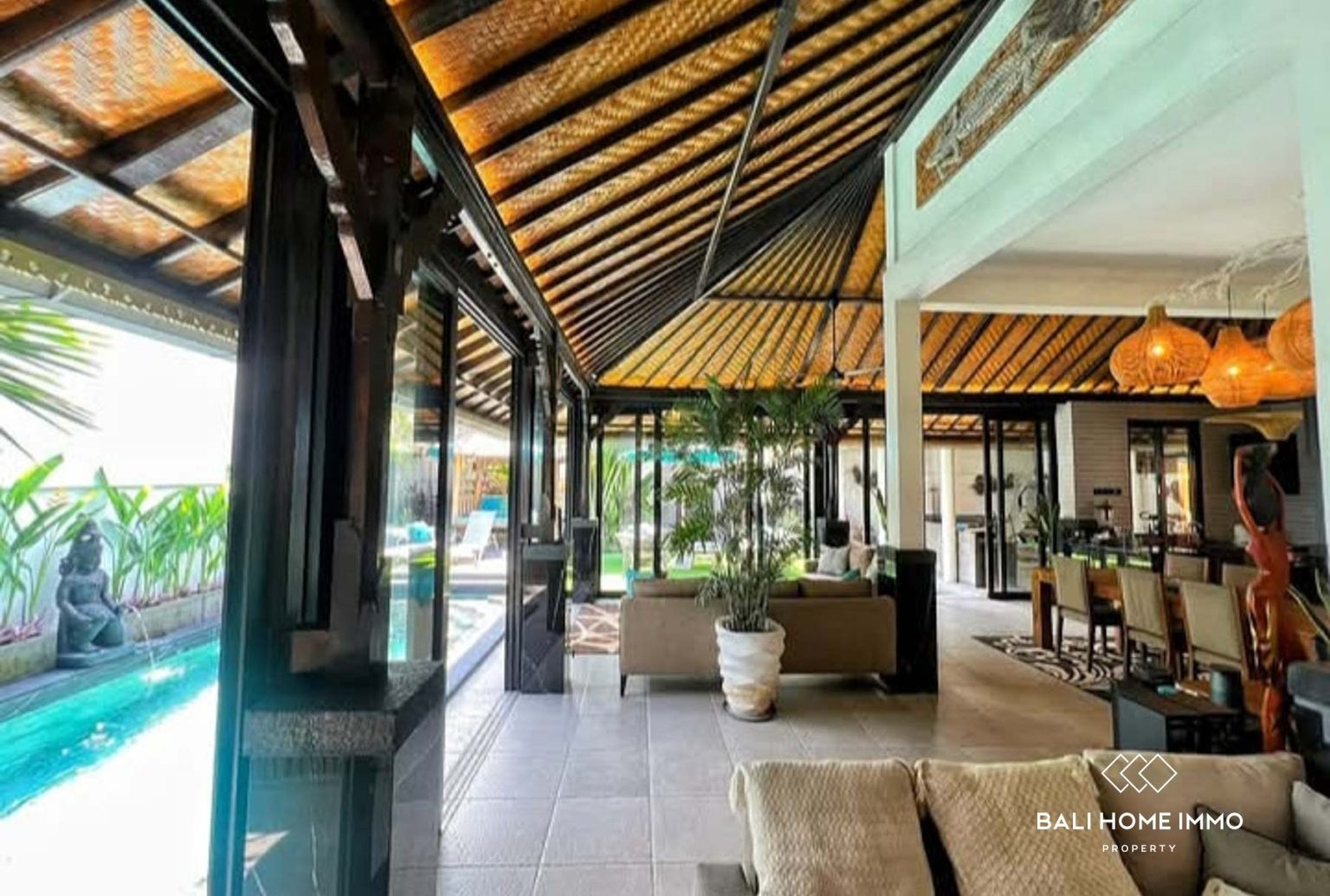 4-bedroom leasehold villa in Seminyak — photo 2 of 5