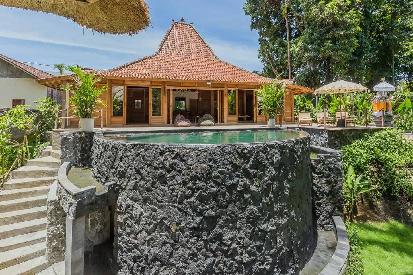4-bedroom leasehold villa in Pererenan — photo 1 of 5