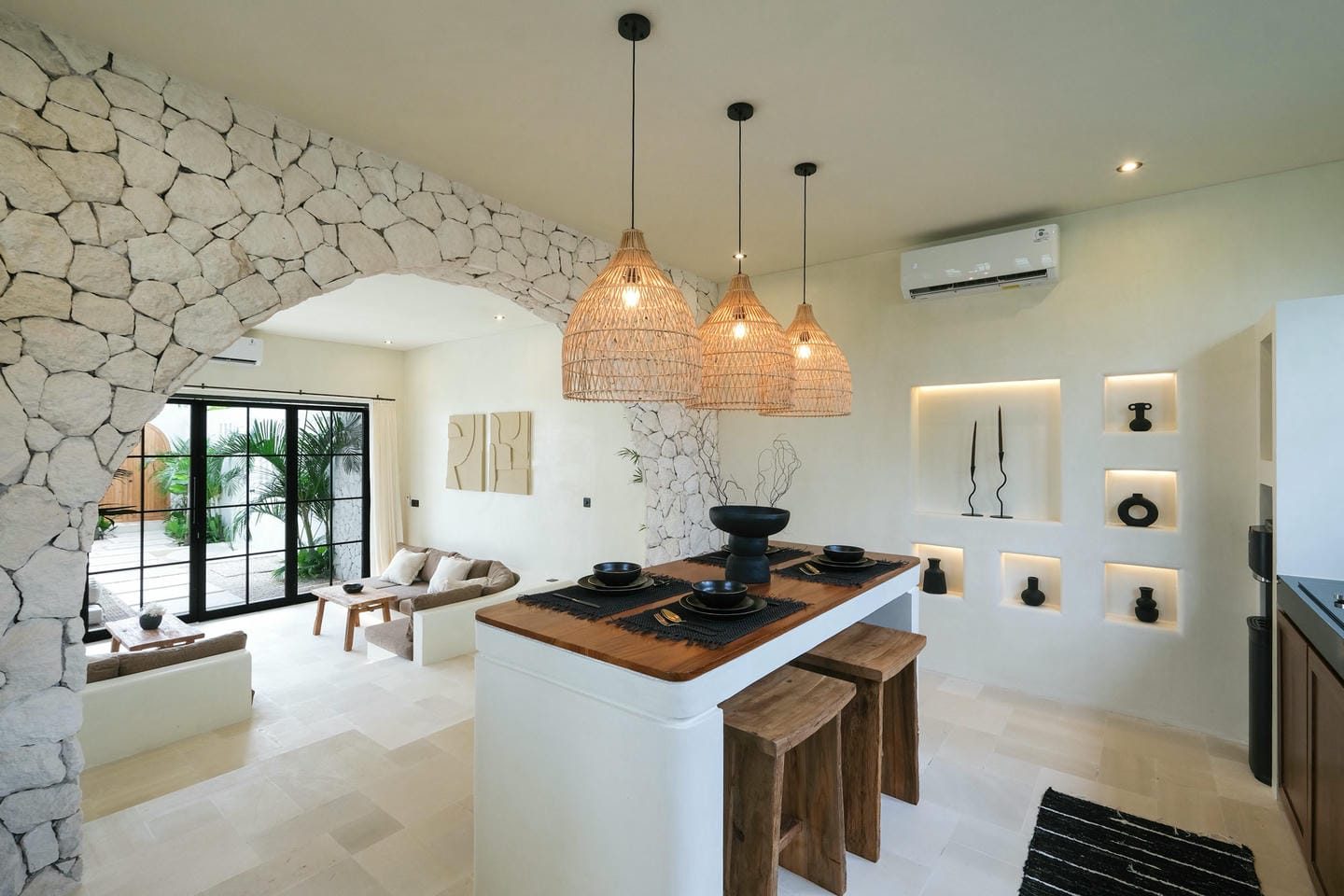 2-bedroom freehold villa in Pererenan — photo 2 of 5
