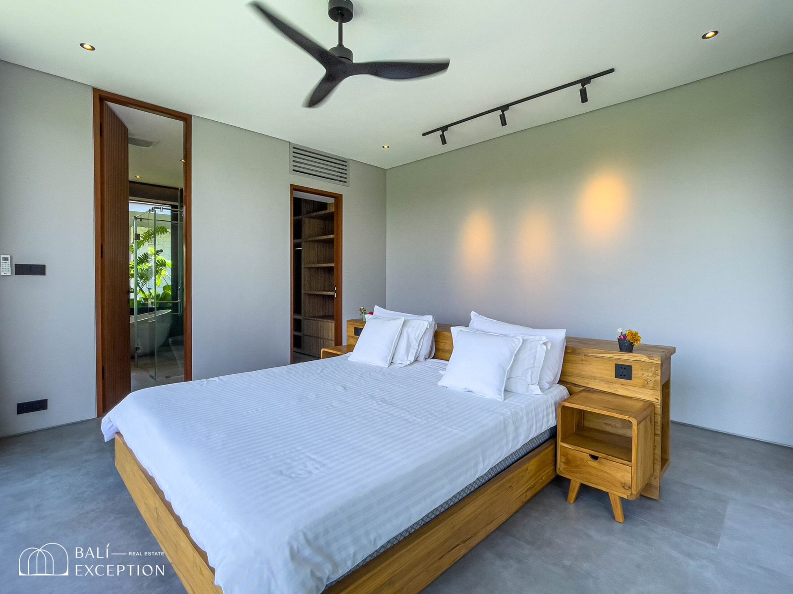 4-bedroom leasehold villa in Pererenan — photo 4 of 5