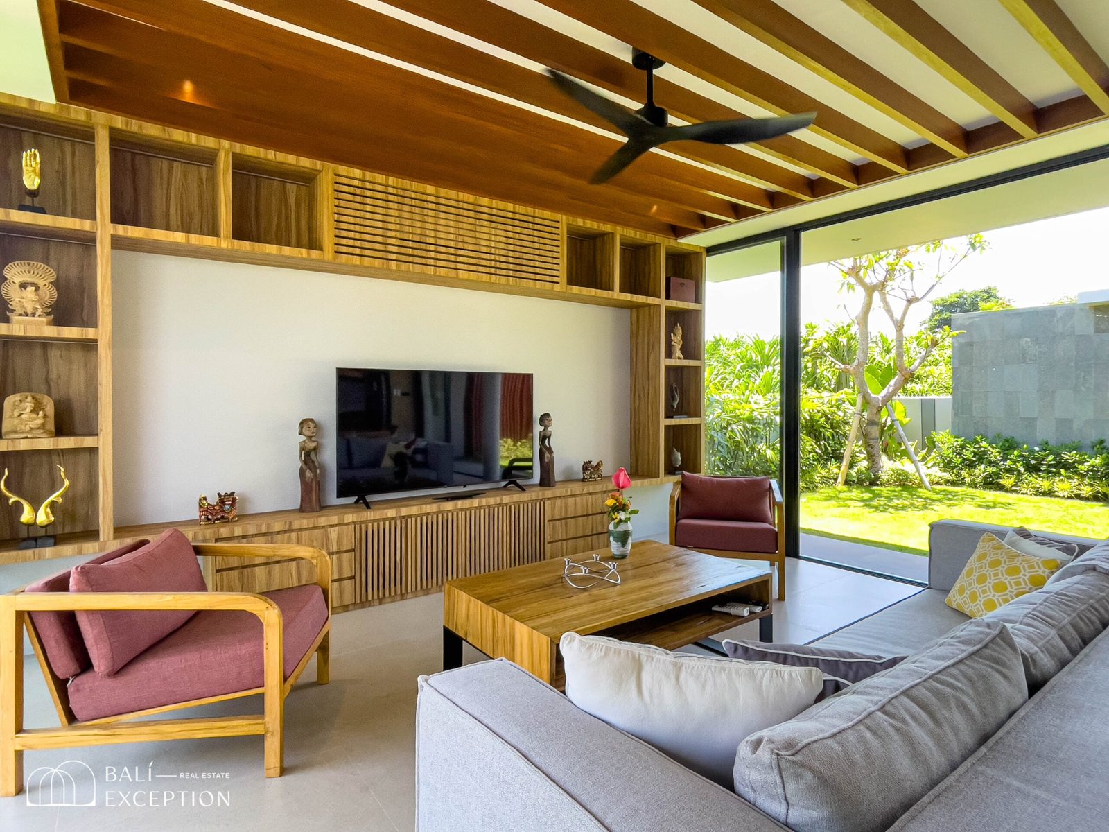 4-bedroom leasehold villa in Pererenan — photo 2 of 5