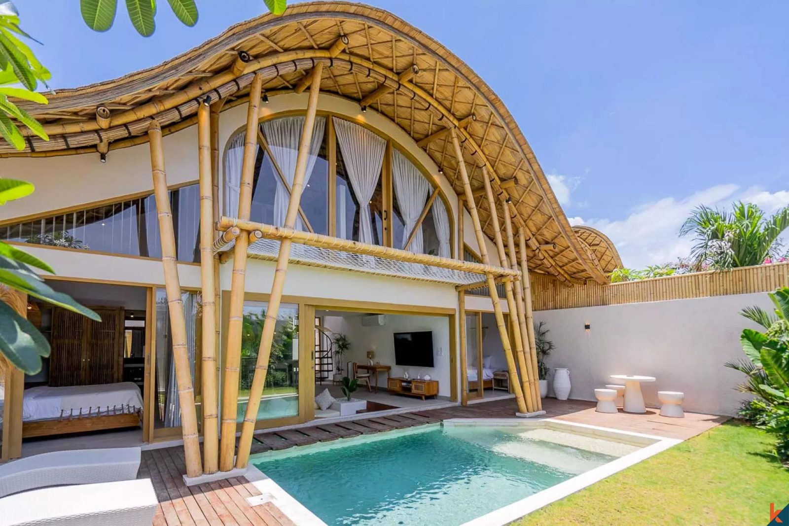 3-bedroom leasehold villa in Canggu — photo 1 of 5