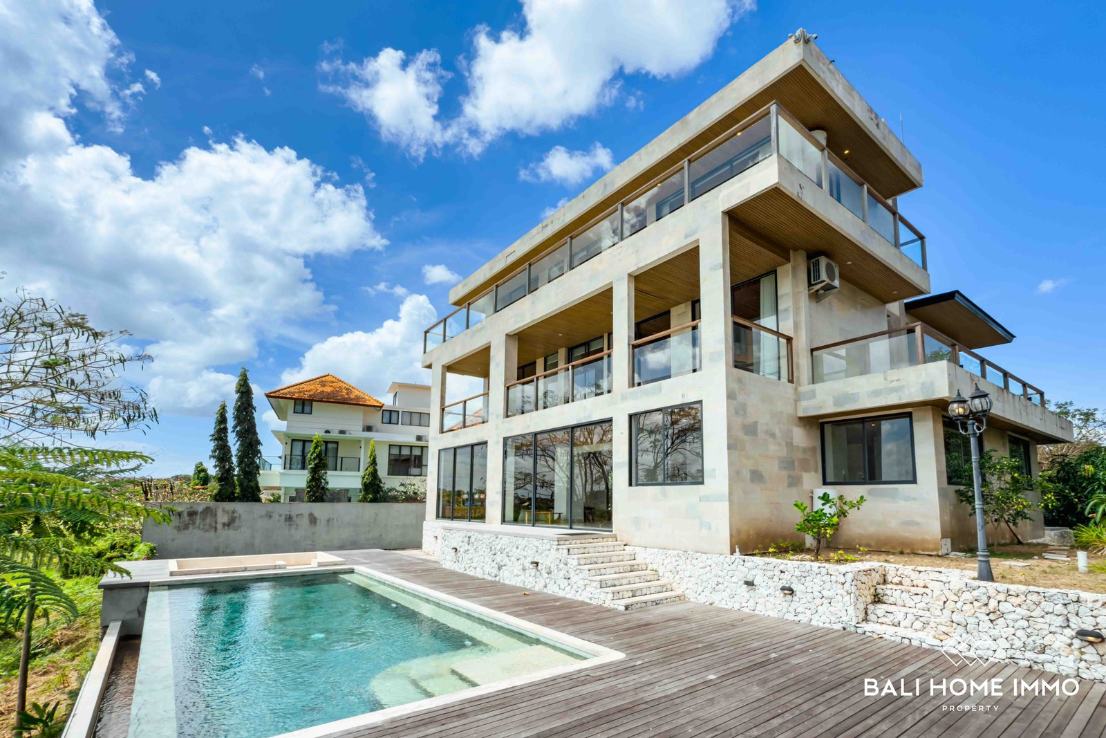 4-bedroom freehold villa in Uluwatu — photo 2 of 5