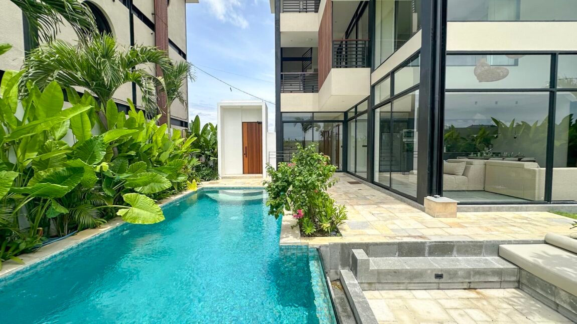 4-bedroom leasehold villa in Pererenan — photo 3 of 5