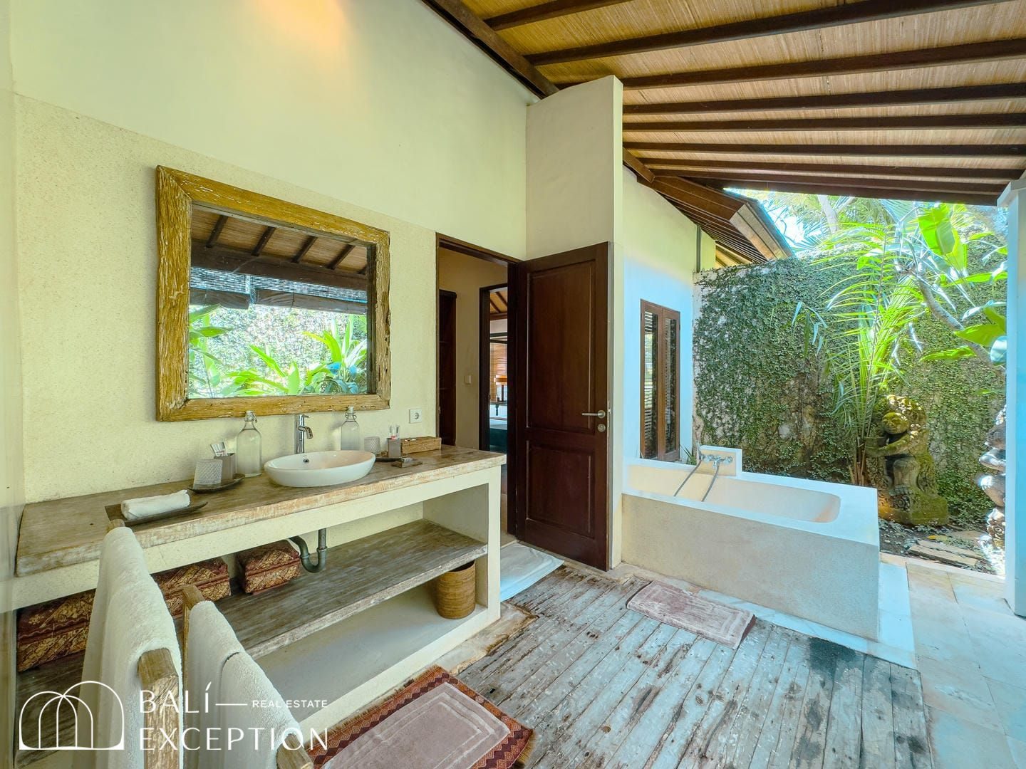 5-bedroom freehold villa in Canggu — photo 5 of 5