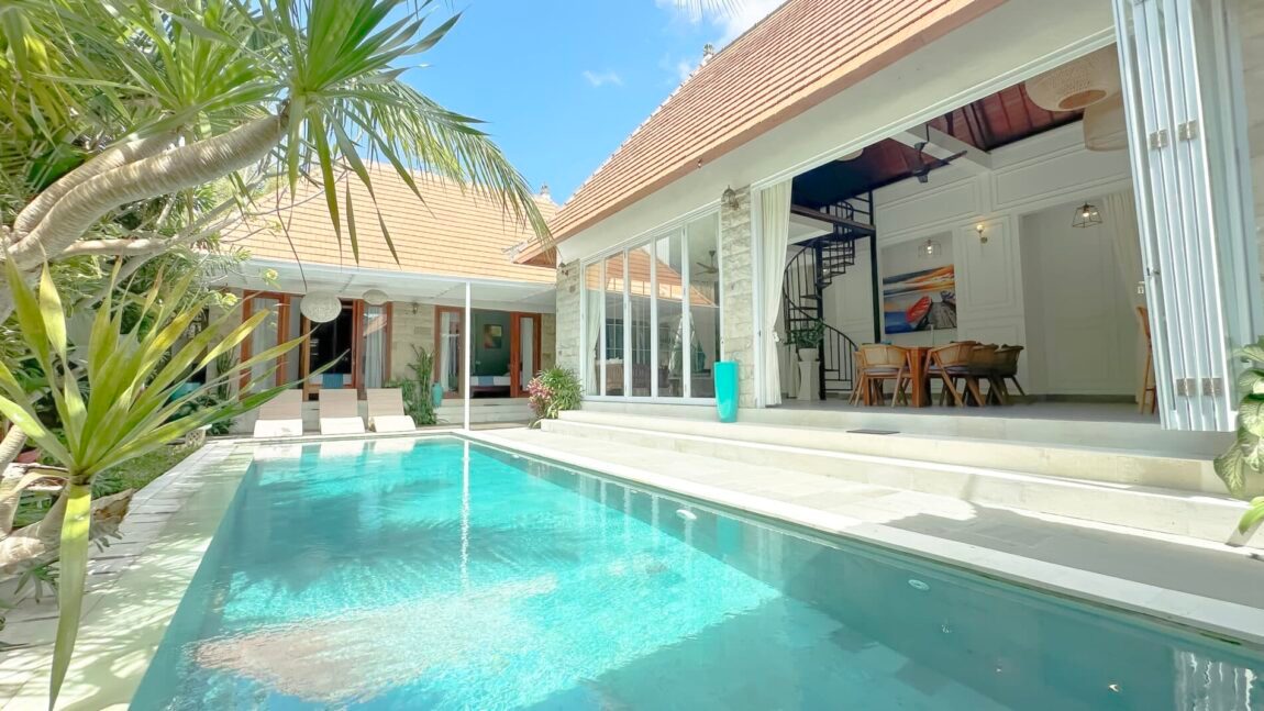 Contemporary 4-Bedroom Residence in Umalas
